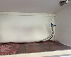 Lüsterklemmen im Küchenschrank