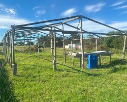 Der Gewächshaus bei dem nur eine Plane übergeworfen werden muss