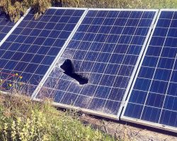 Zerstörtes Solarpanel